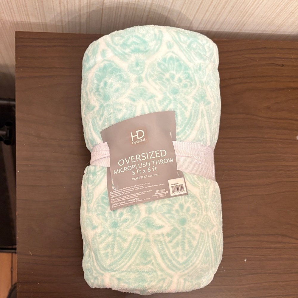 Microplush Throw Blanket - Light Green